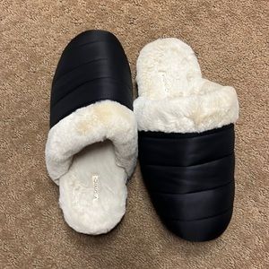 Vionic Womens Josephine Black Mule Slippers Size 8 Medium (B, M). Brand new